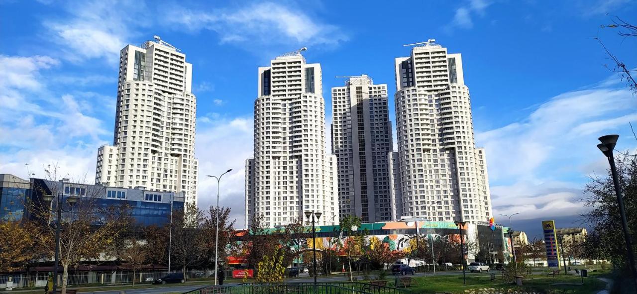 19Th & 18Th Floor Secure Apartments With Pool & Fitness & Parking Included In Price Skopje Buitenkant foto
