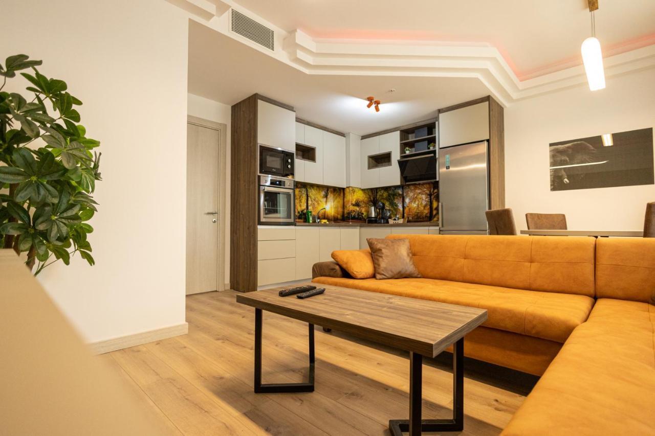 19Th & 18Th Floor Secure Apartments With Pool & Fitness & Parking Included In Price Skopje Buitenkant foto