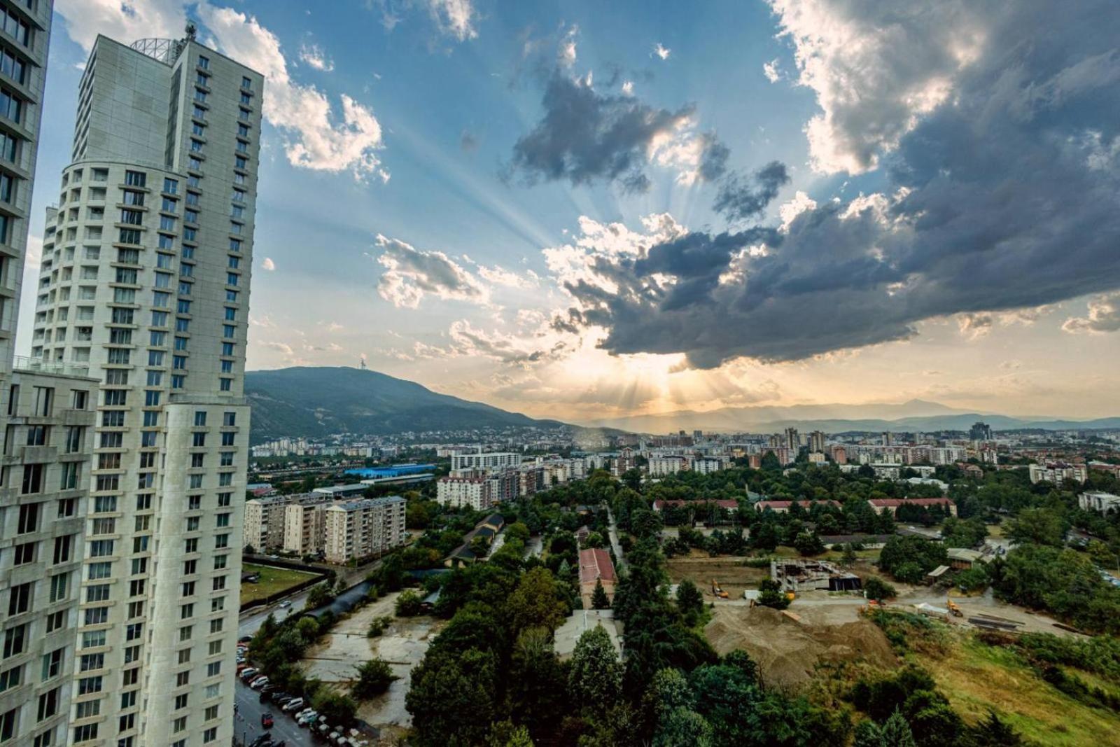 19Th & 18Th Floor Secure Apartments With Pool & Fitness & Parking Included In Price Skopje Buitenkant foto