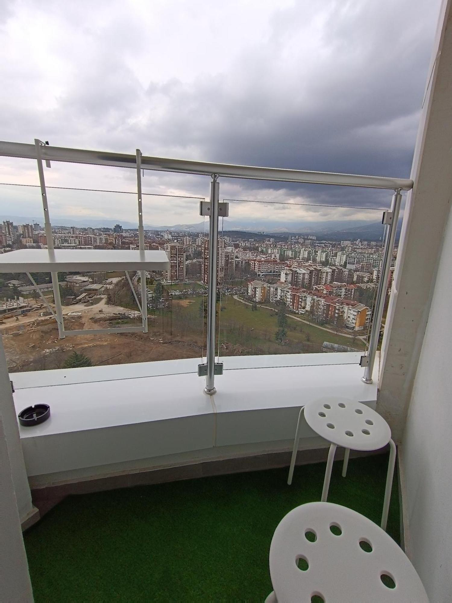 19Th & 18Th Floor Secure Apartments With Pool & Fitness & Parking Included In Price Skopje Buitenkant foto