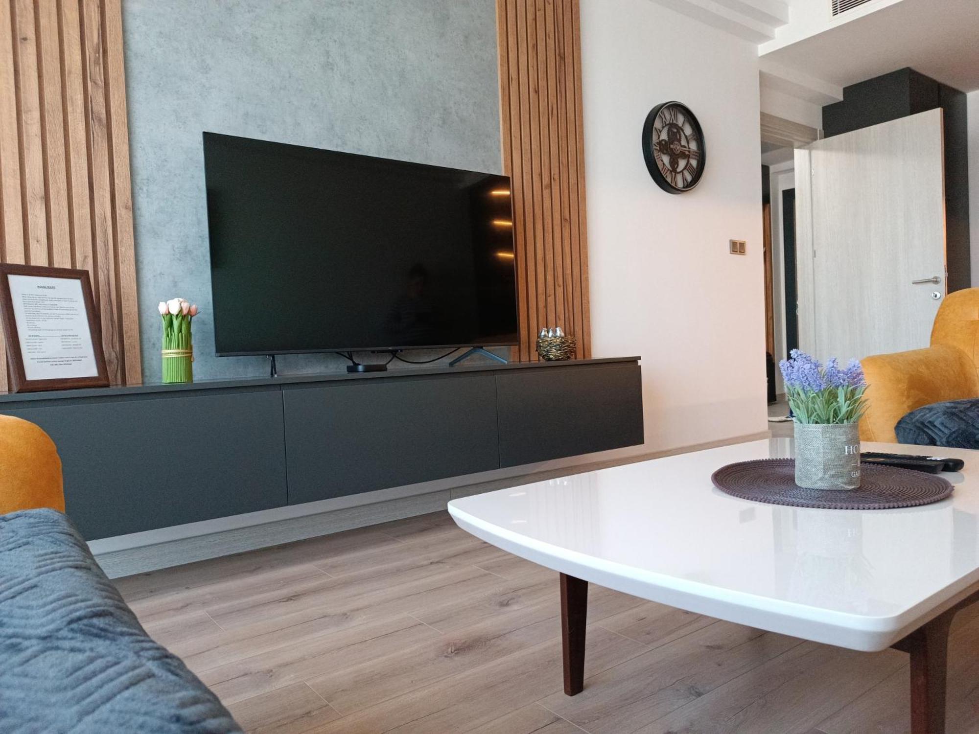 19Th & 18Th Floor Secure Apartments With Pool & Fitness & Parking Included In Price Skopje Buitenkant foto