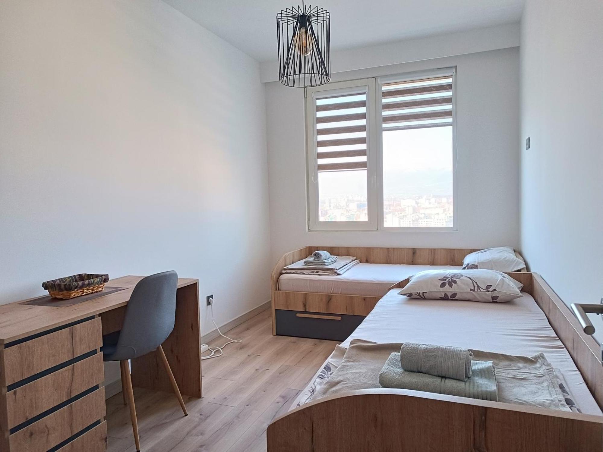 19Th & 18Th Floor Secure Apartments With Pool & Fitness & Parking Included In Price Skopje Buitenkant foto