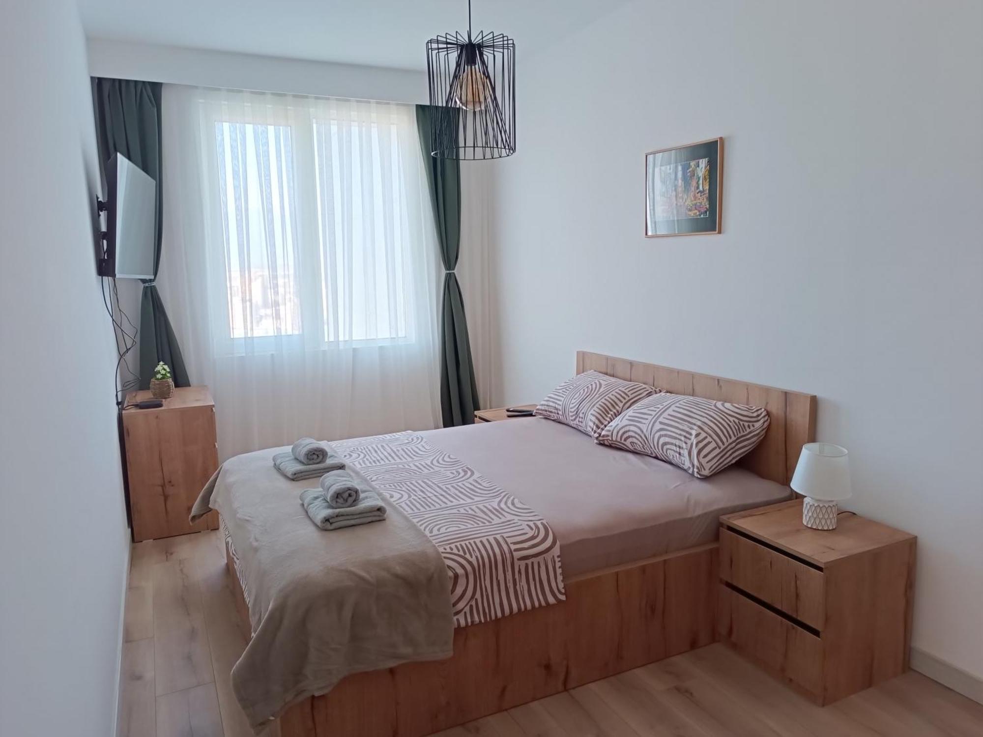 19Th & 18Th Floor Secure Apartments With Pool & Fitness & Parking Included In Price Skopje Buitenkant foto