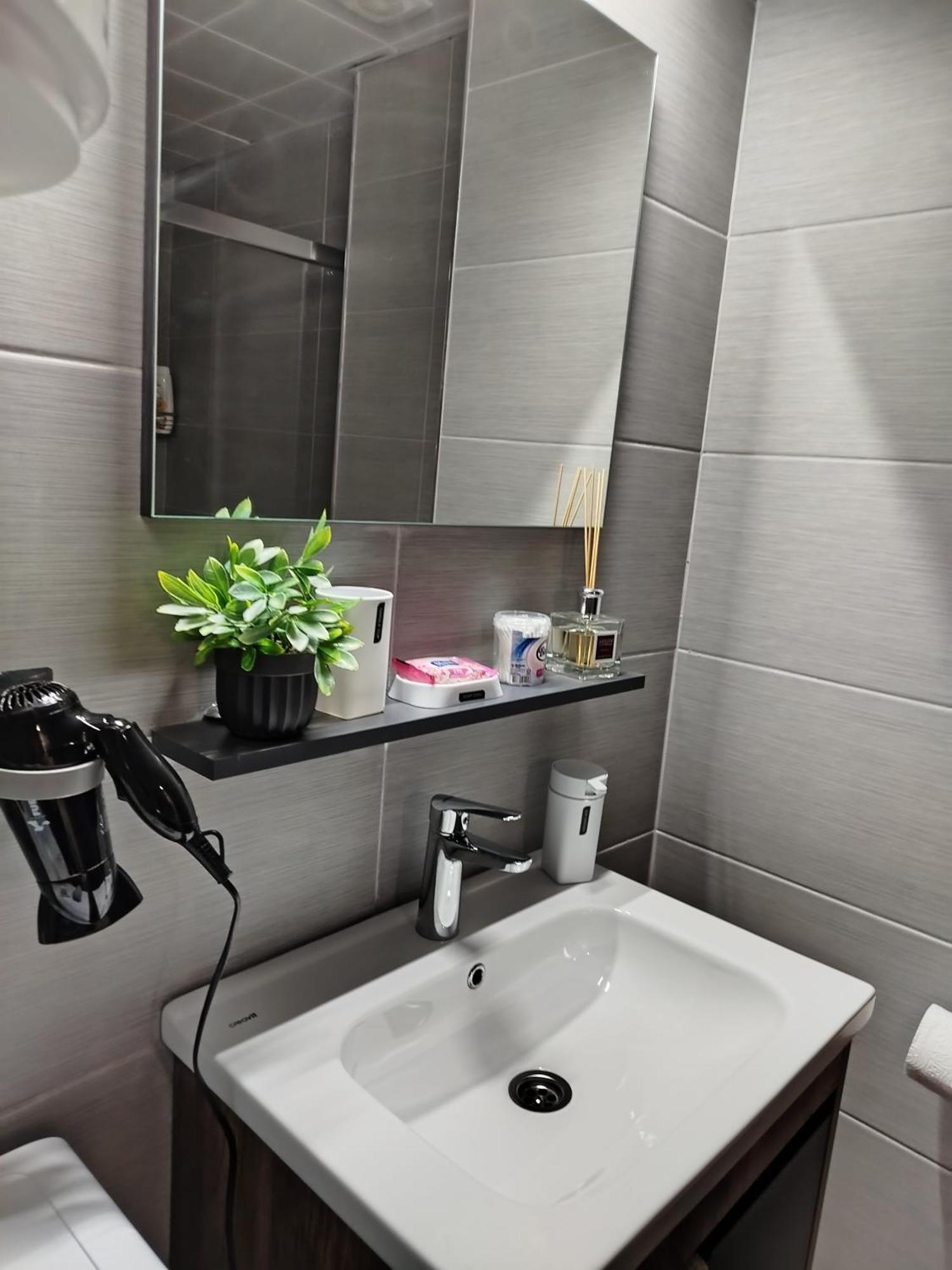 19Th & 18Th Floor Secure Apartments With Pool & Fitness & Parking Included In Price Skopje Buitenkant foto